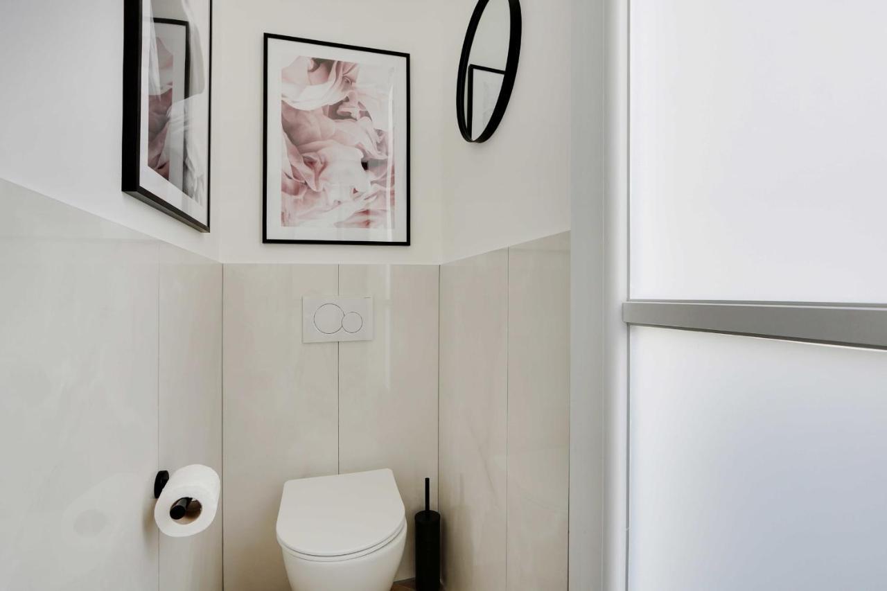 Couples Getaway Unit With Jacuzzi - City Center Paris Extérieur photo